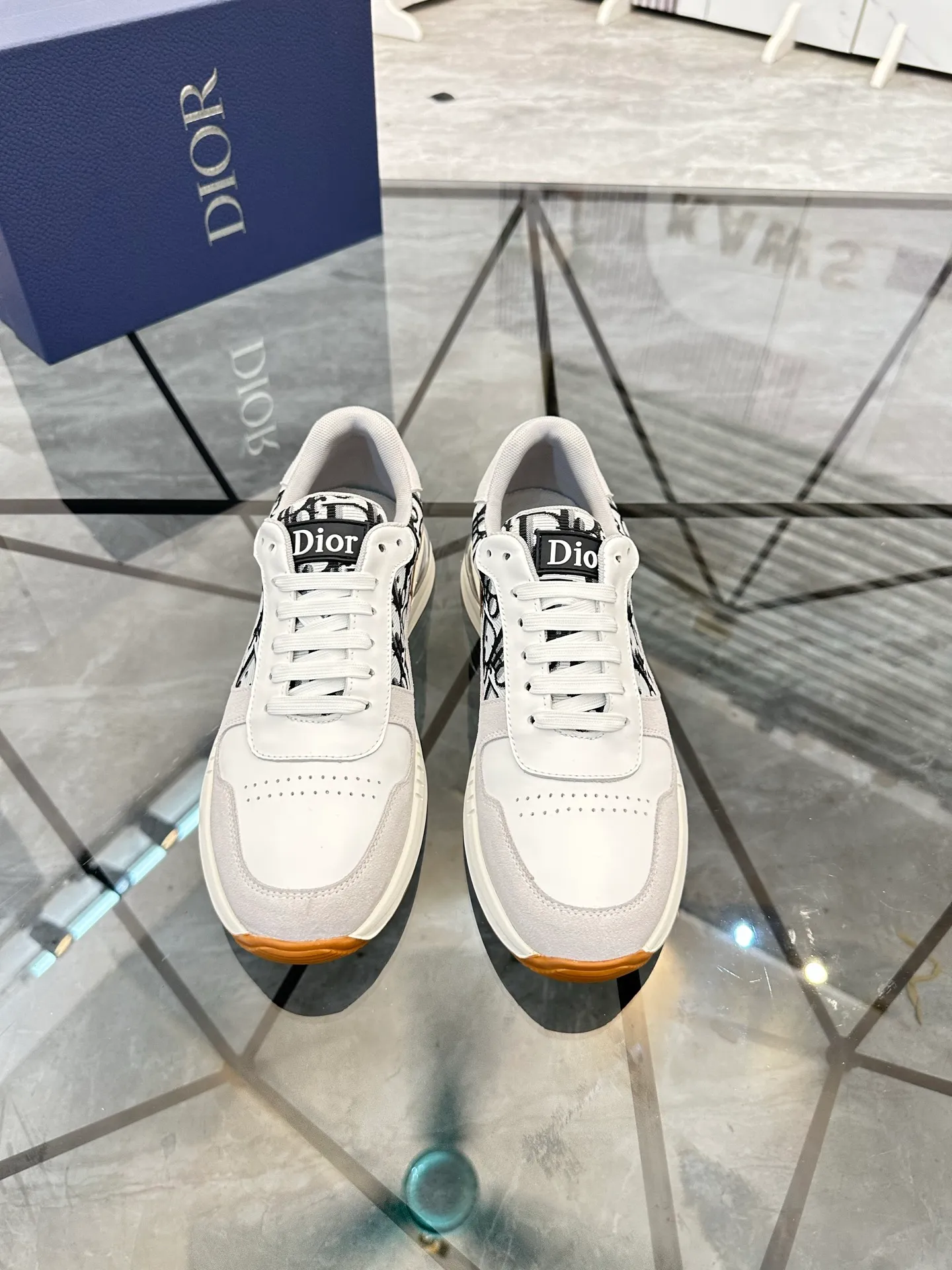 Men's shoes for sale 💰: 💰P420¥ Product trademark: Dior* "Dior*" low-top casual shoes Regular size: 38-44 (can be customized to 45) Product materials: imported cowhide leather upper spliced ​​with original fabric, breathable lining, original outsole. No.:6735